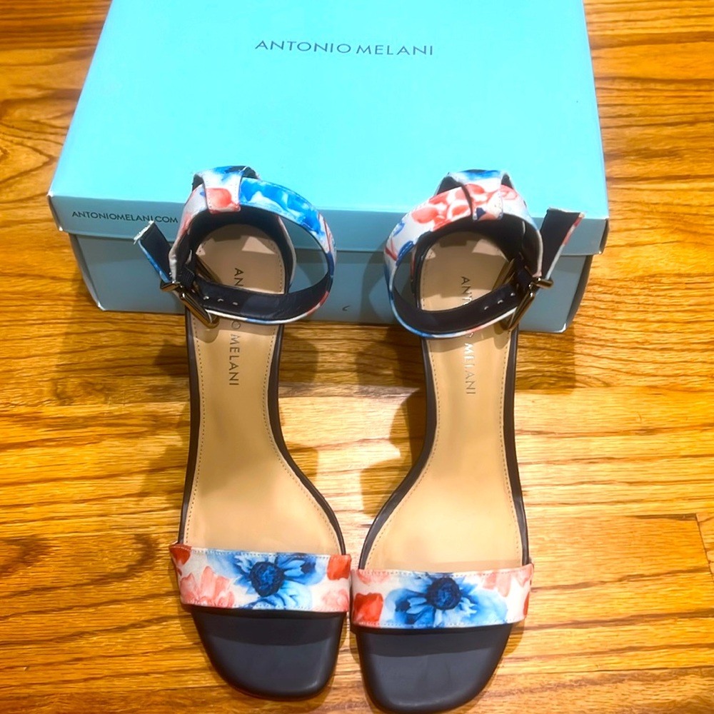Antonio Melani floral and leather 8.5 4 inch heel black